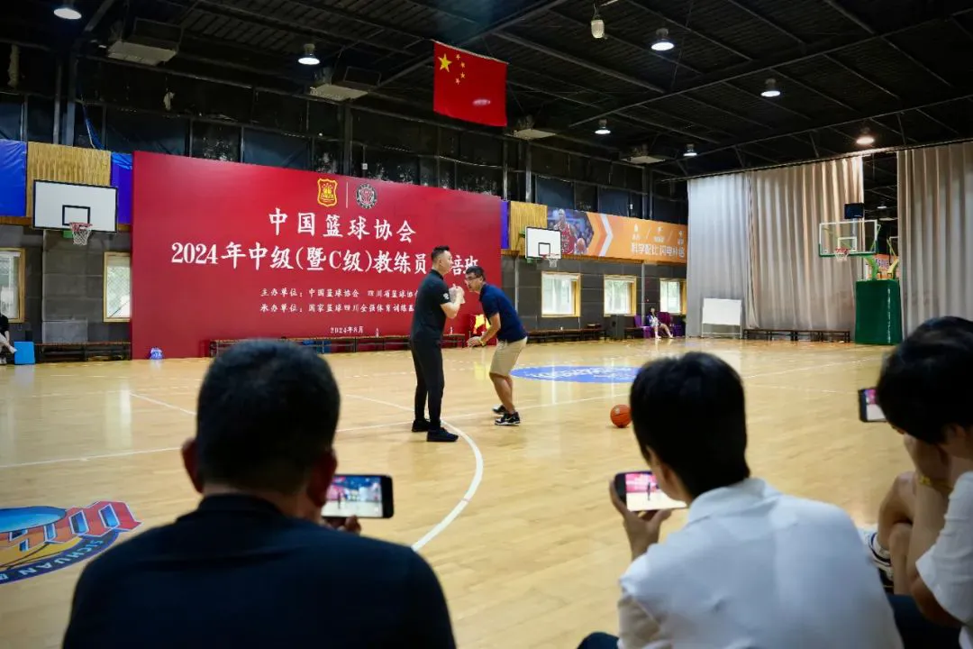 特殊体型的篮球运动员如何进行个性化训练_2
